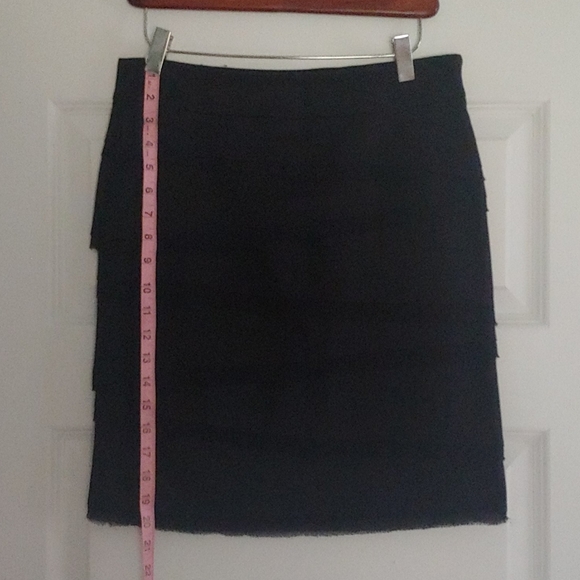 White House black market skirt size 2 - Picture 2 of 3